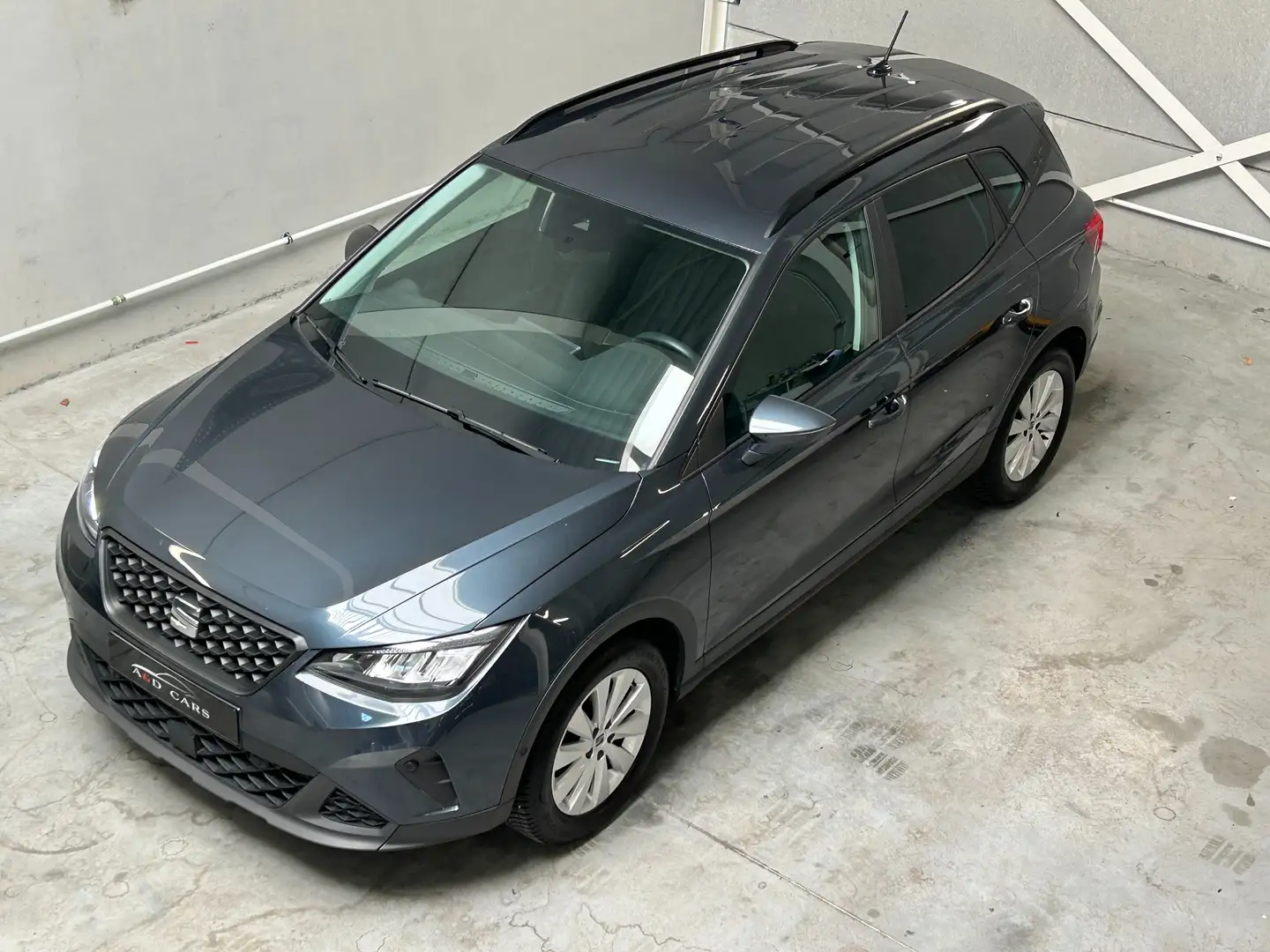 SEAT Arona 1.0 TSI DSG Full Options- CARPLAY -CAMERA - CRUISE Grijs - 2