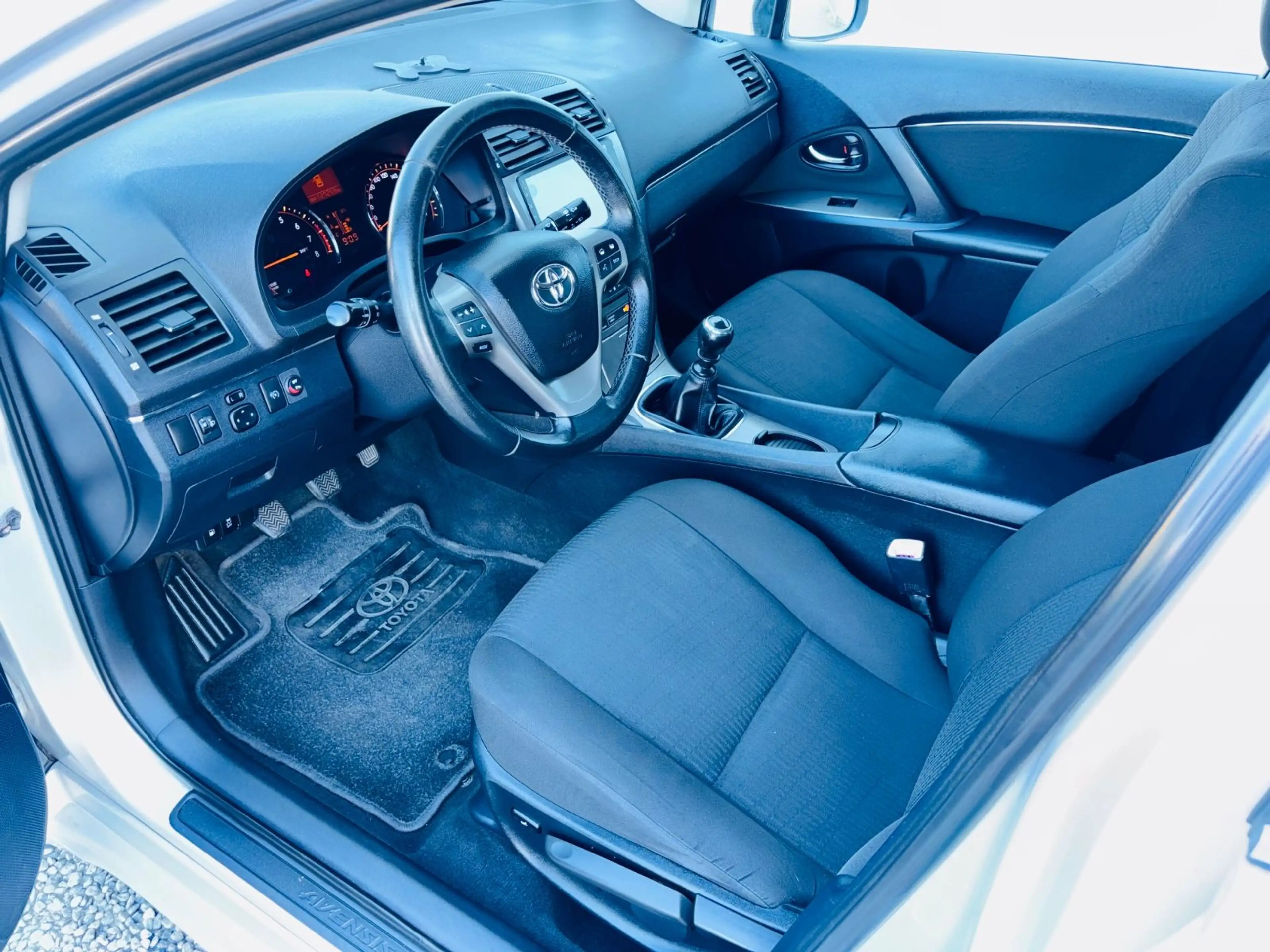 Toyota Avensis Combi 2-Hand,Kamera,Klimatronik,Tempomat — photo 11