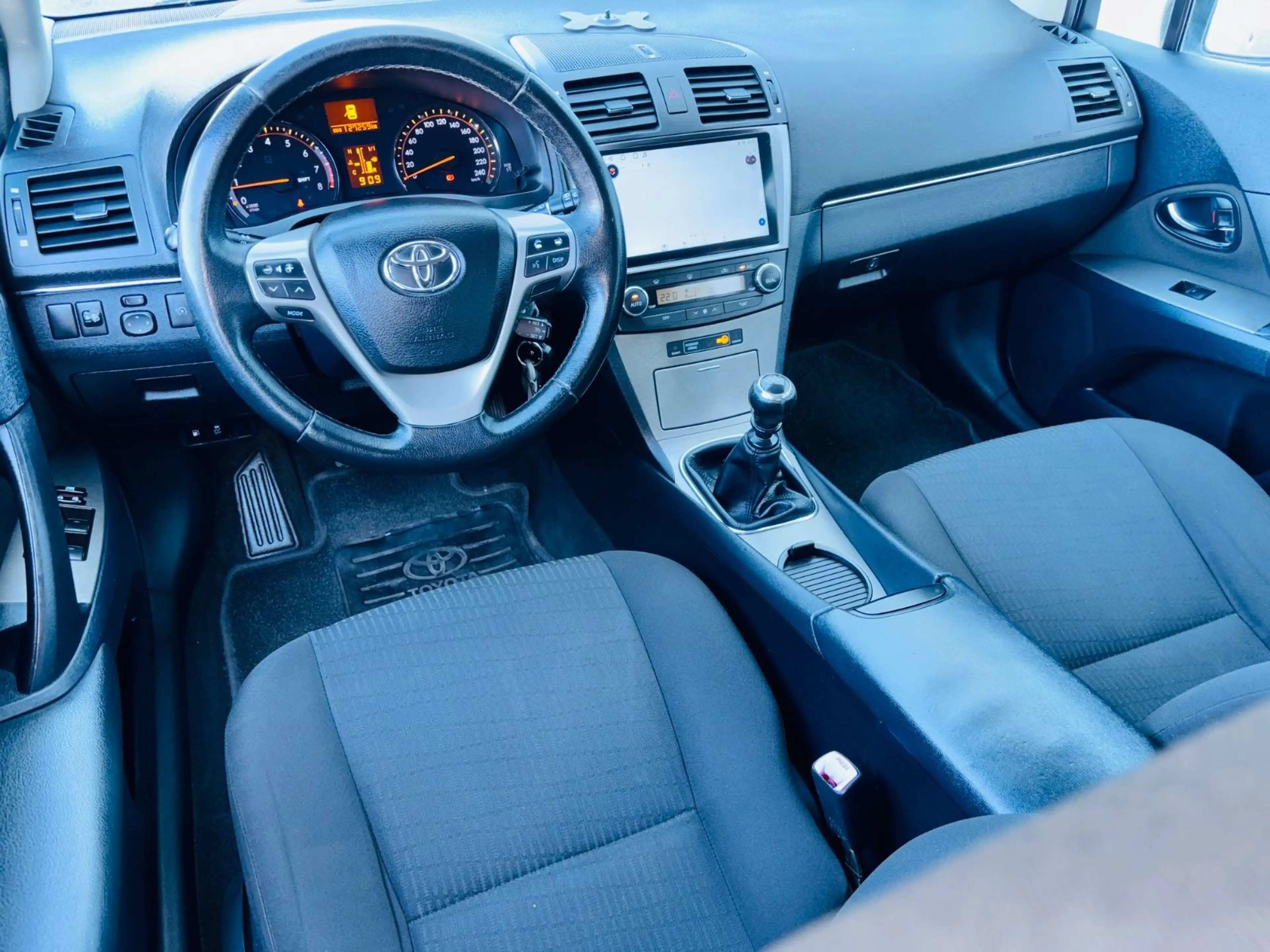 Toyota Avensis Combi 2-Hand,Kamera,Klimatronik,Tempomat — photo 5