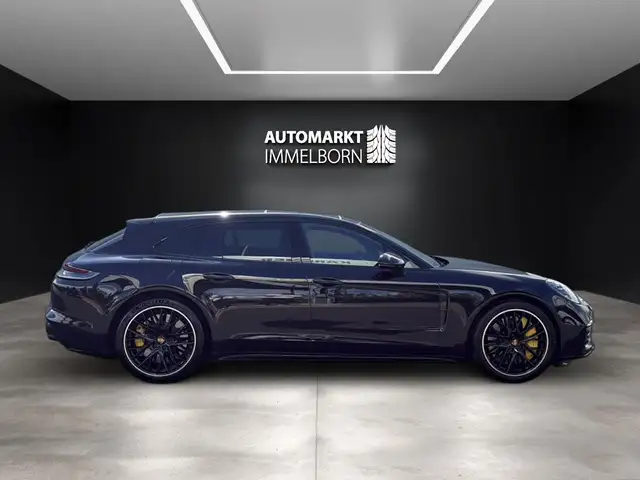 Porsche Panamera view 11