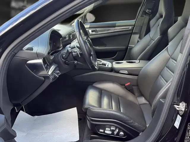 Porsche Panamera view 14