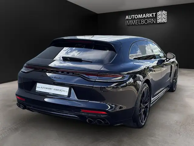 Porsche Panamera view 7