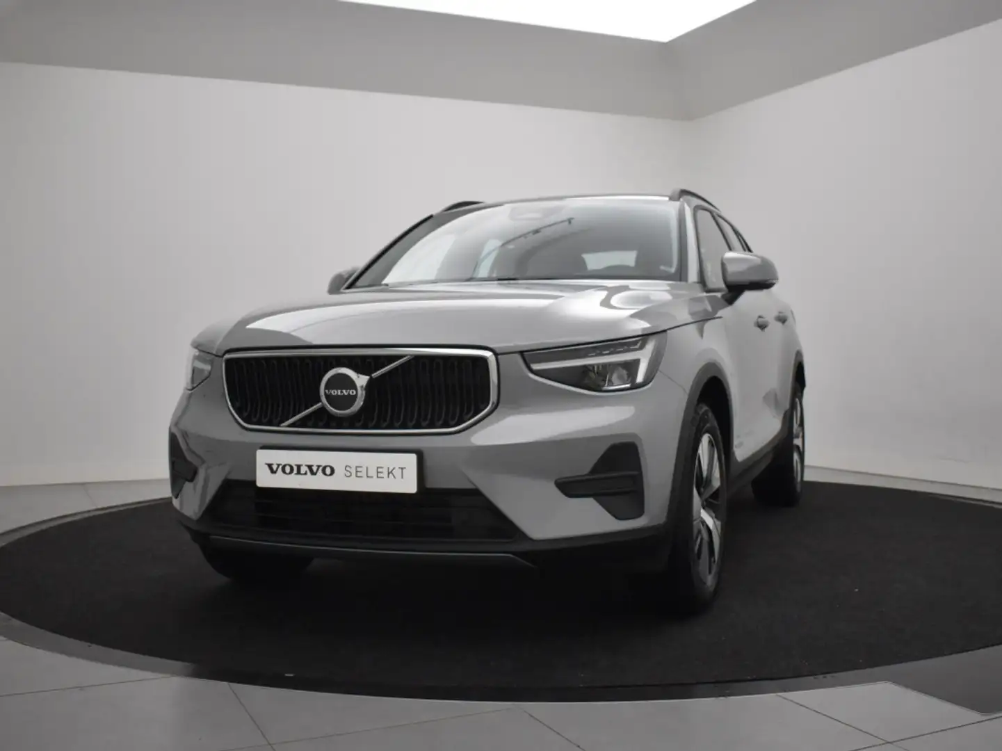 Volvo XC40 B3 AUT(7) ESSENTIAL EDITION 18INCH GOOGLE MAPS STO Grijs - 2