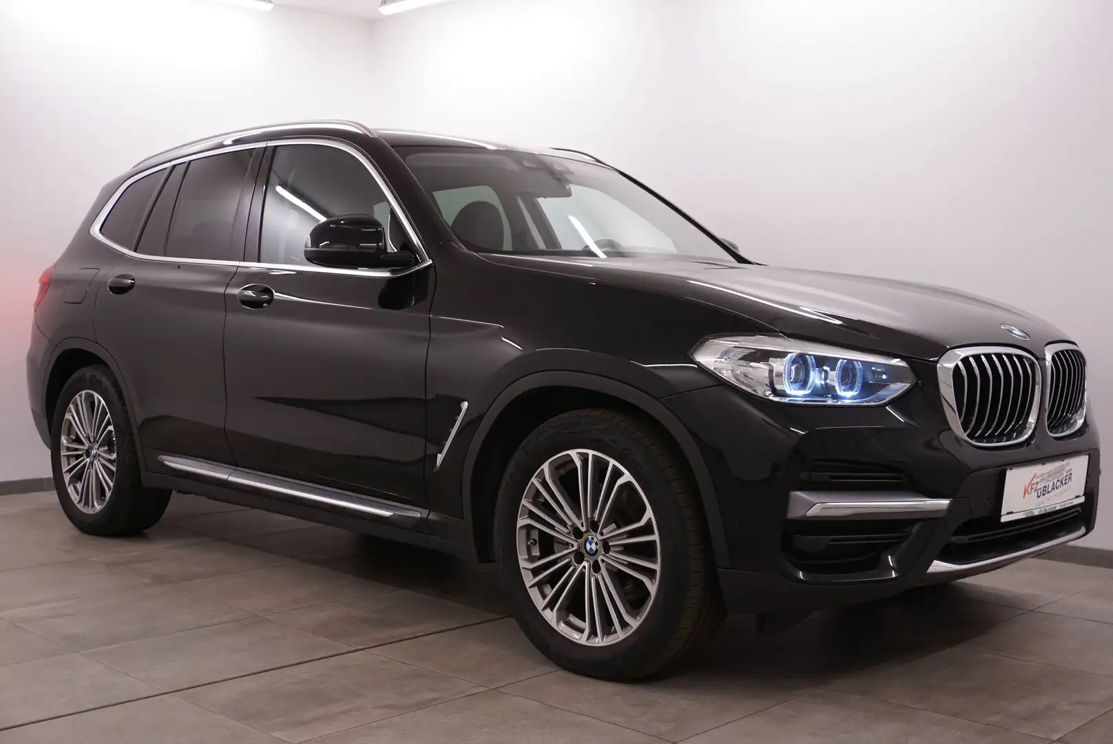 BMW X3 xDrive 20 d Luxury Line Schwarz - 1