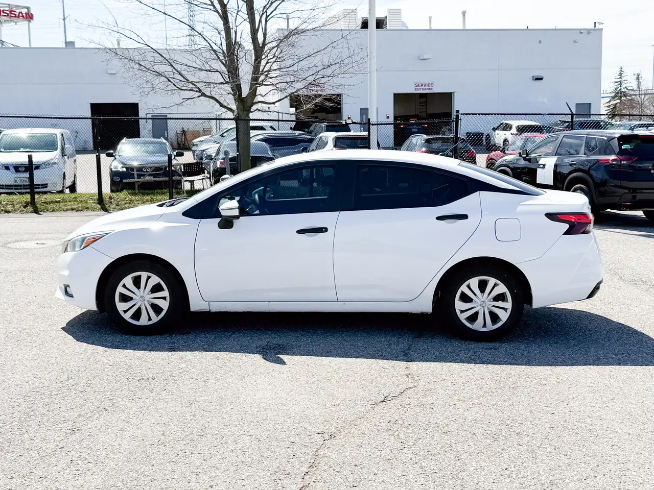 Nissan Versa снимка Nissan Versa