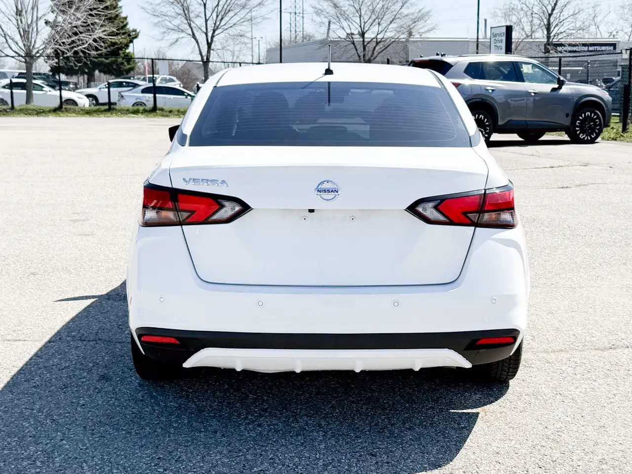 Nissan Versa снимка Nissan Versa