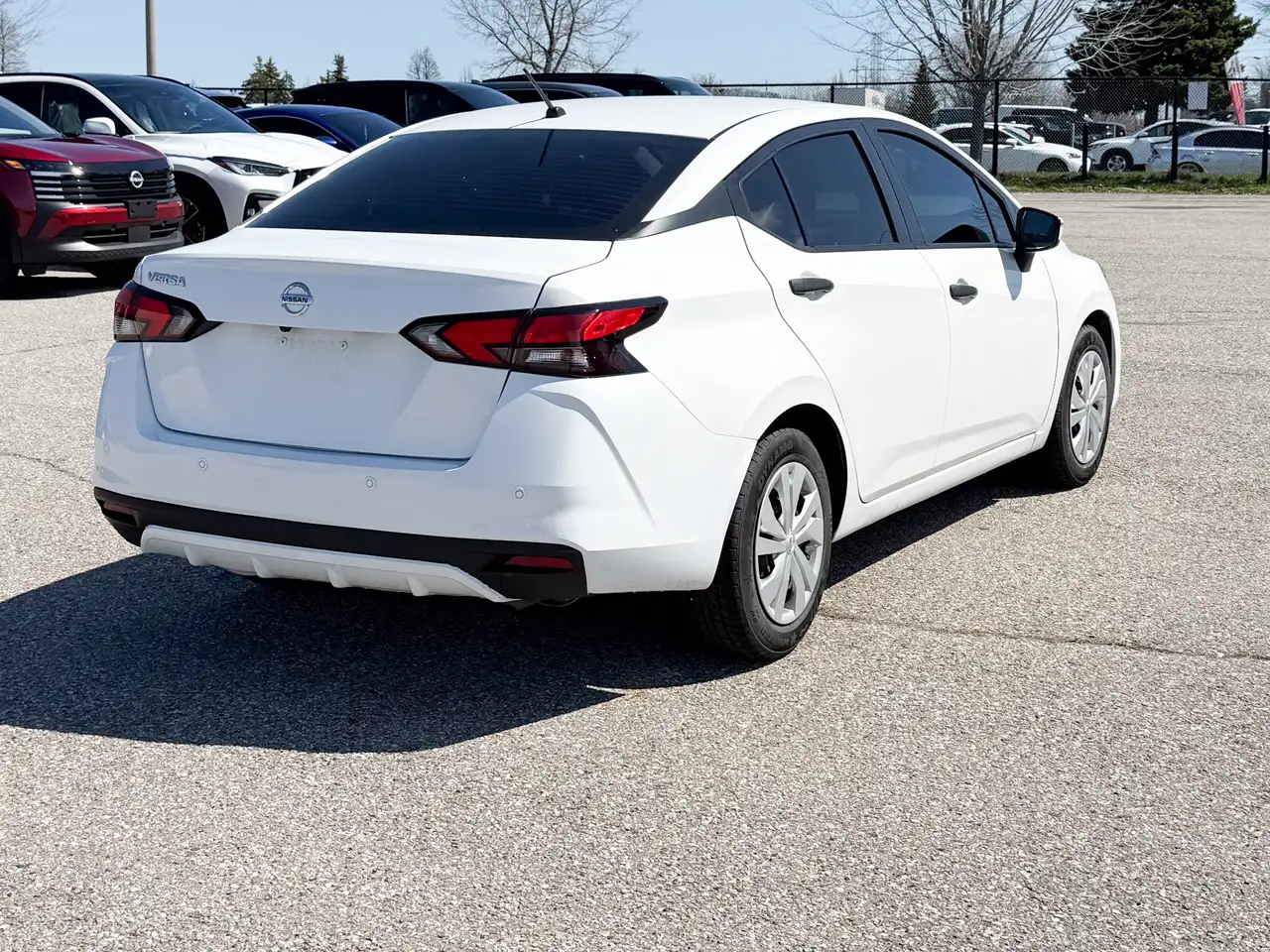 Nissan Versa снимка Nissan Versa