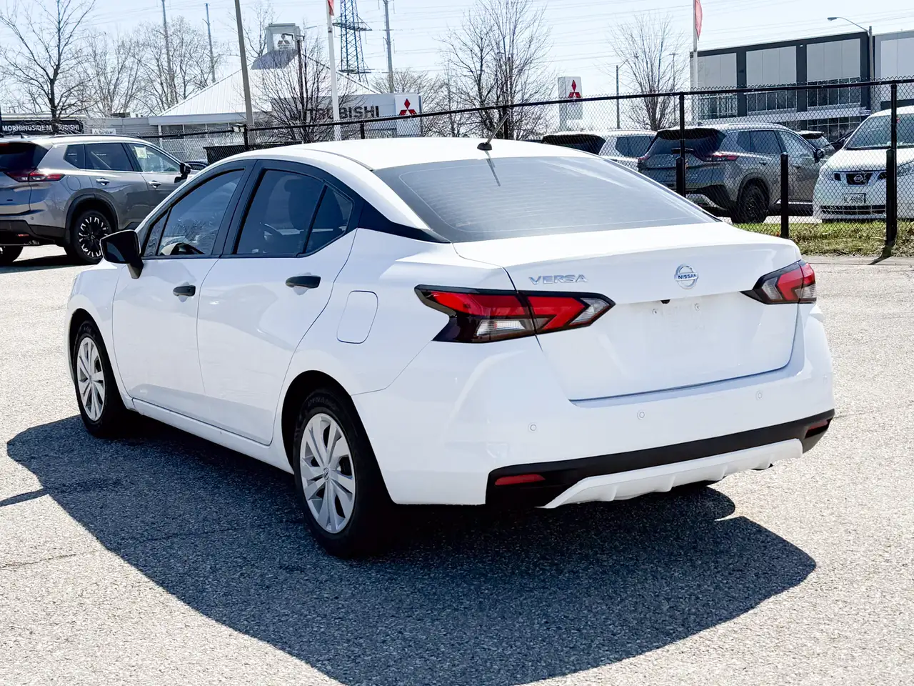 Nissan Versa снимка Nissan Versa