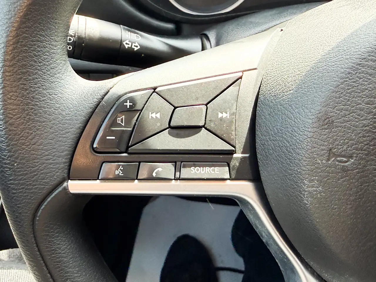 Nissan Versa снимка Nissan Versa
