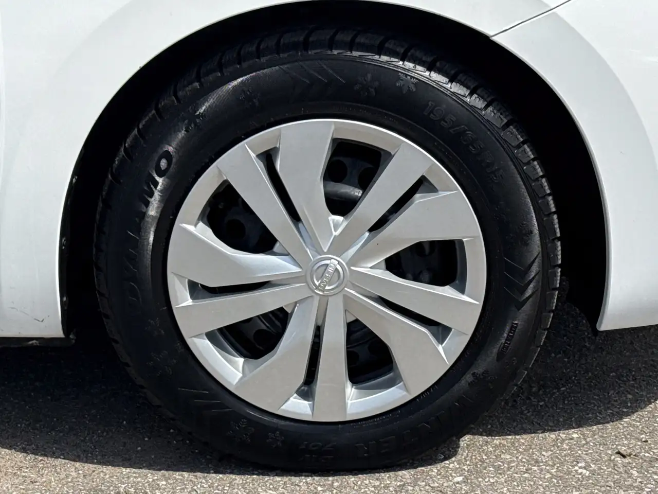 Nissan Versa снимка Nissan Versa