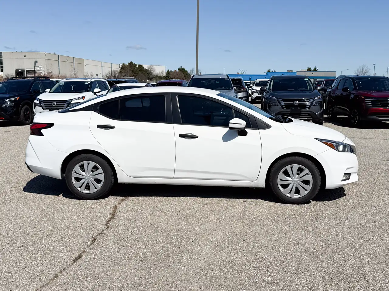Nissan Versa снимка Nissan Versa