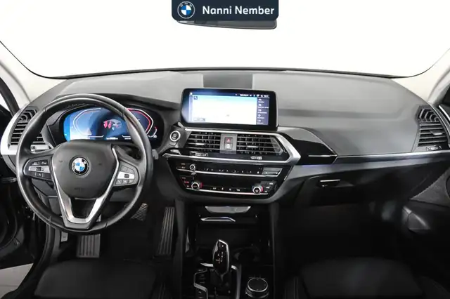 BMW X3 view 11