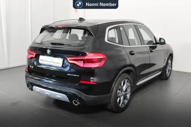 BMW X3 view 3