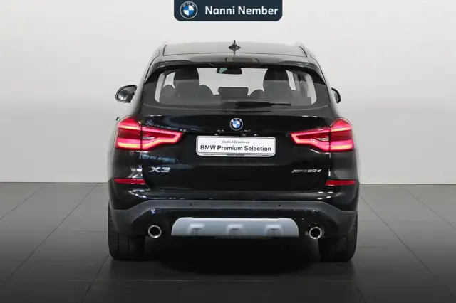 BMW X3 view 4