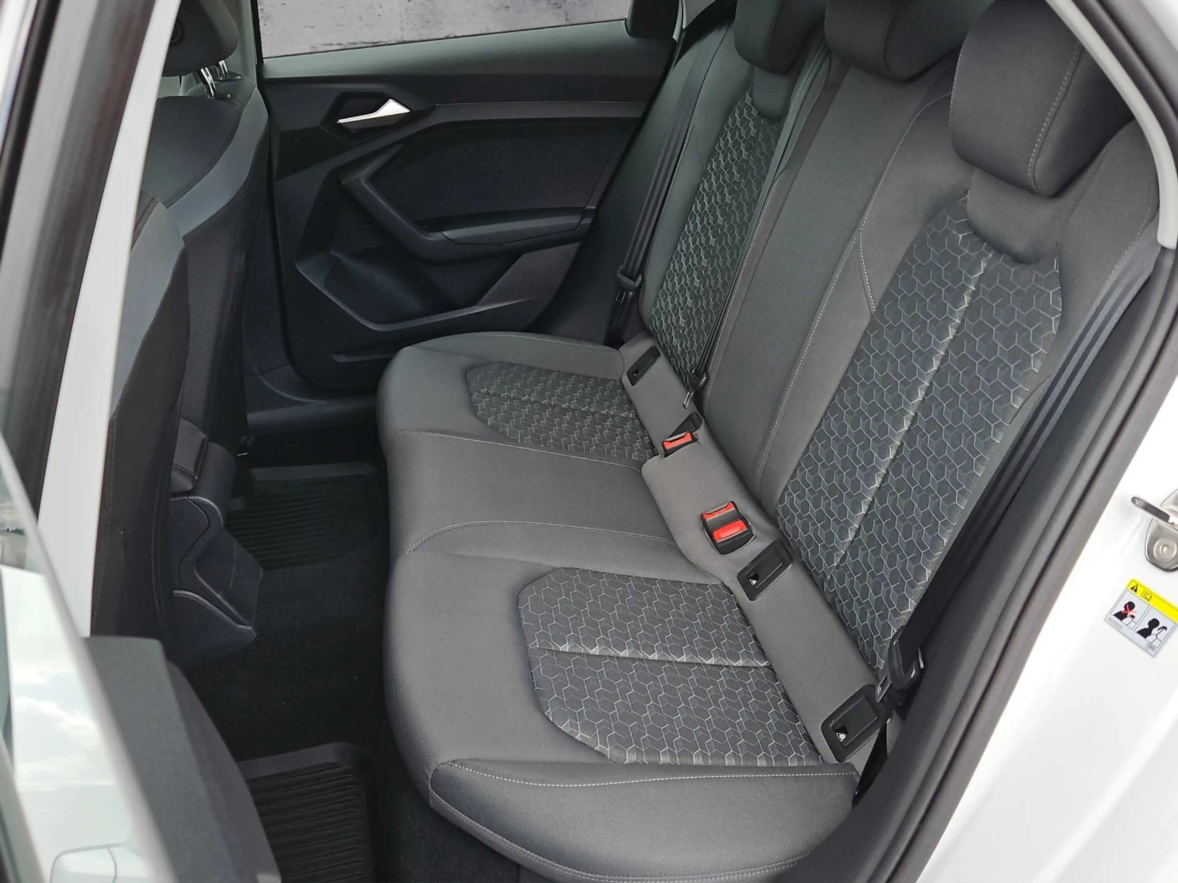Audi A1 Sportback advanced 25 TFSI 2-ZONEN/SHZ/LED — photo 9