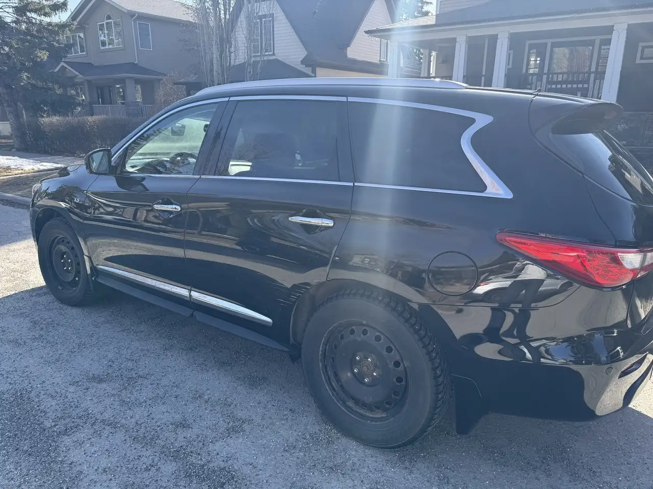 Infiniti QX60 снимка Infiniti QX60