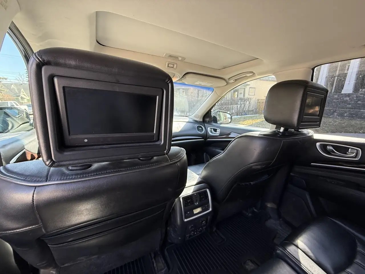 Infiniti QX60 снимка Infiniti QX60