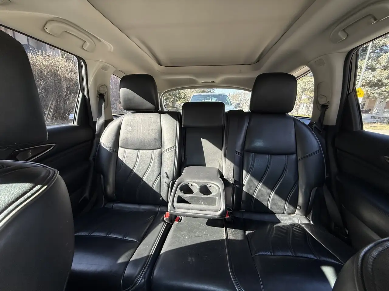 Infiniti QX60 снимка Infiniti QX60