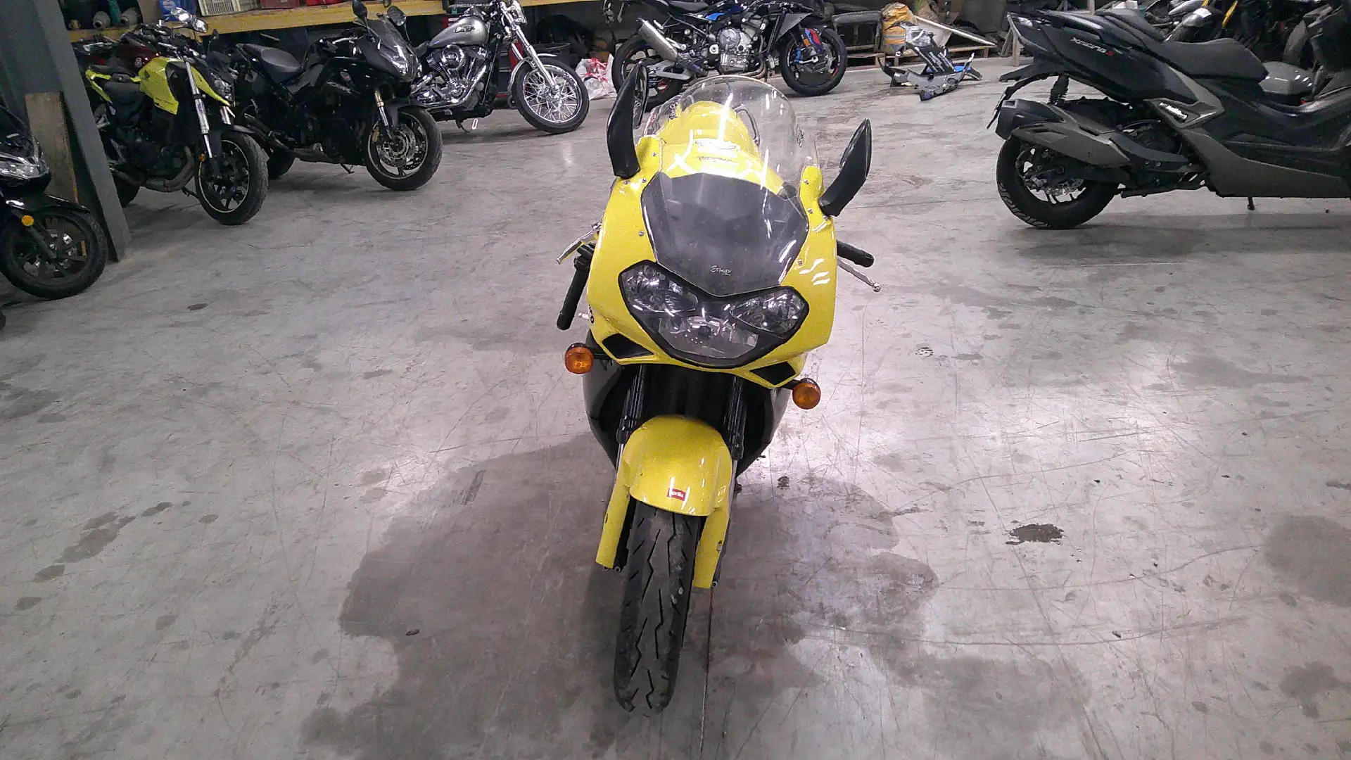 Aprilia SL 1000 - 2