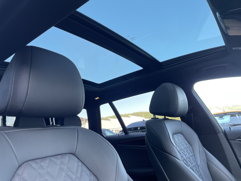 BMW 540 d xDrive Touring — photo 13