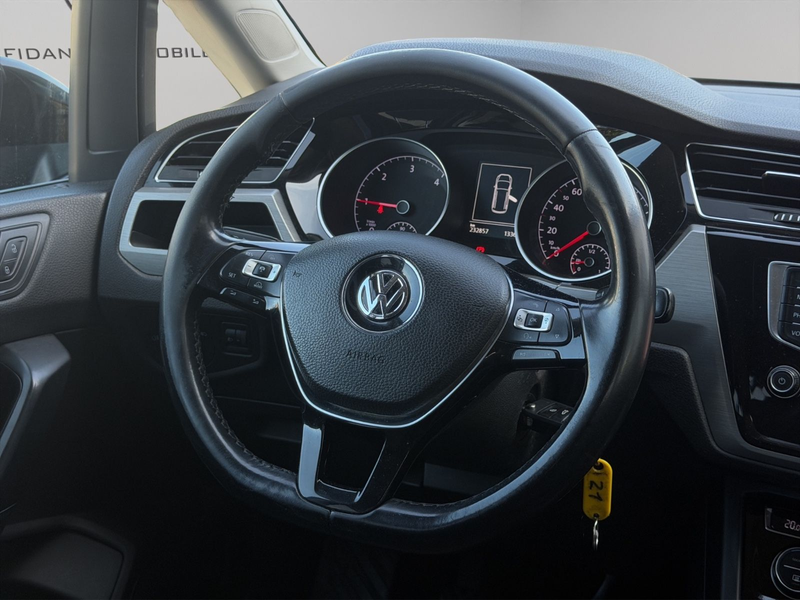 Volkswagen Touran R-Line*7-Sitze*ACC*AHK*Navi* — photo 14