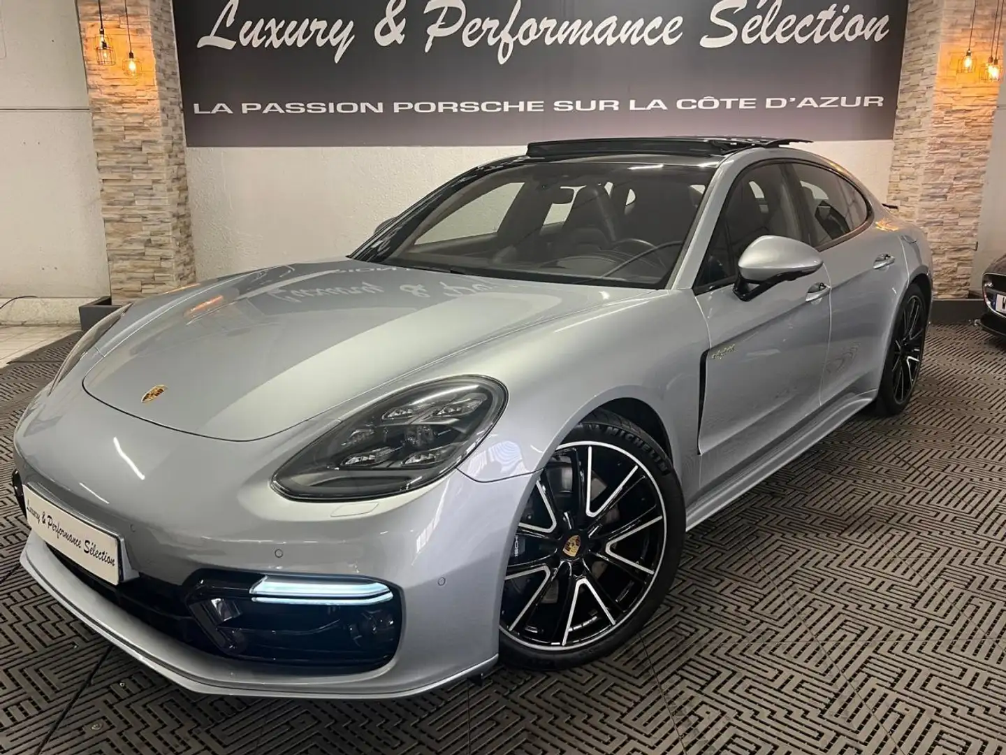 Porsche Panamera Panamera 4 E-Hybrid 2.9 V6 - 462 Ch- PDK - Française - Suivi complet Porsche Gris - 1