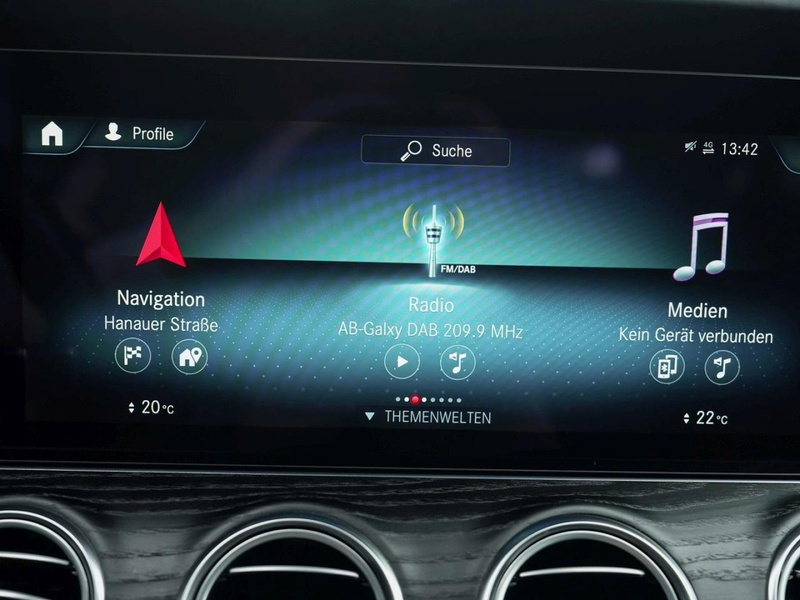 Mercedes-Benz E 450 4M AMG Distronic+ KeylessGo 360° Park — photo 13