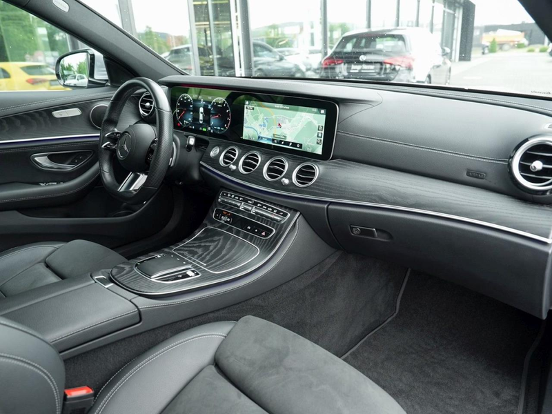 Mercedes-Benz E 450 4M AMG Distronic+ KeylessGo 360° Park — photo 9