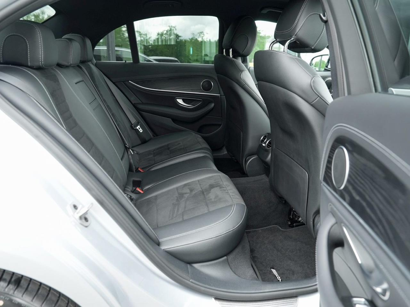 Mercedes-Benz E 450 4M AMG Distronic+ KeylessGo 360° Park — photo 11