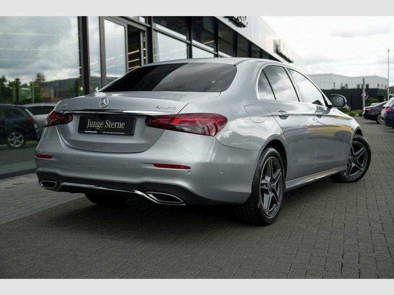 Mercedes-Benz E 450 4M AMG Distronic+ KeylessGo 360° Park — photo 3