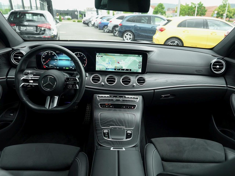 Mercedes-Benz E 450 4M AMG Distronic+ KeylessGo 360° Park — photo 12