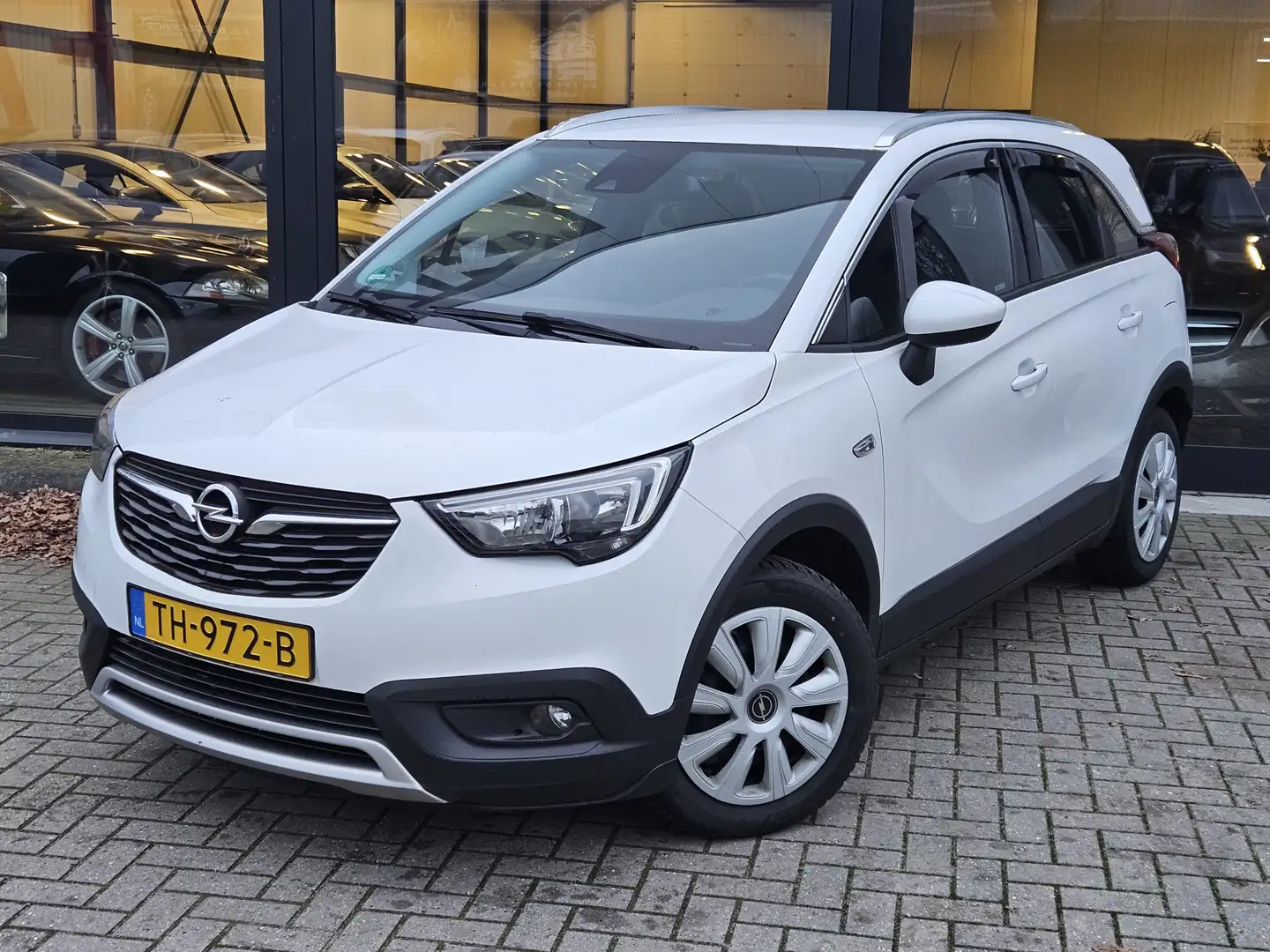 Opel Crossland X 1.2 Innovation + NAVIGATIE + HALF LEER + KLIMA + C Wit - 2