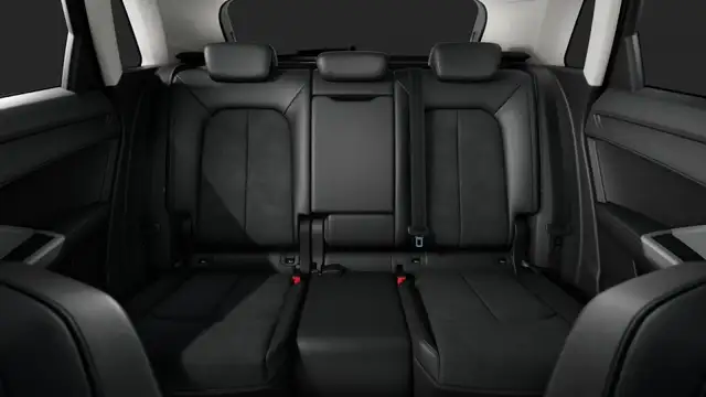 Audi Q3 view 9