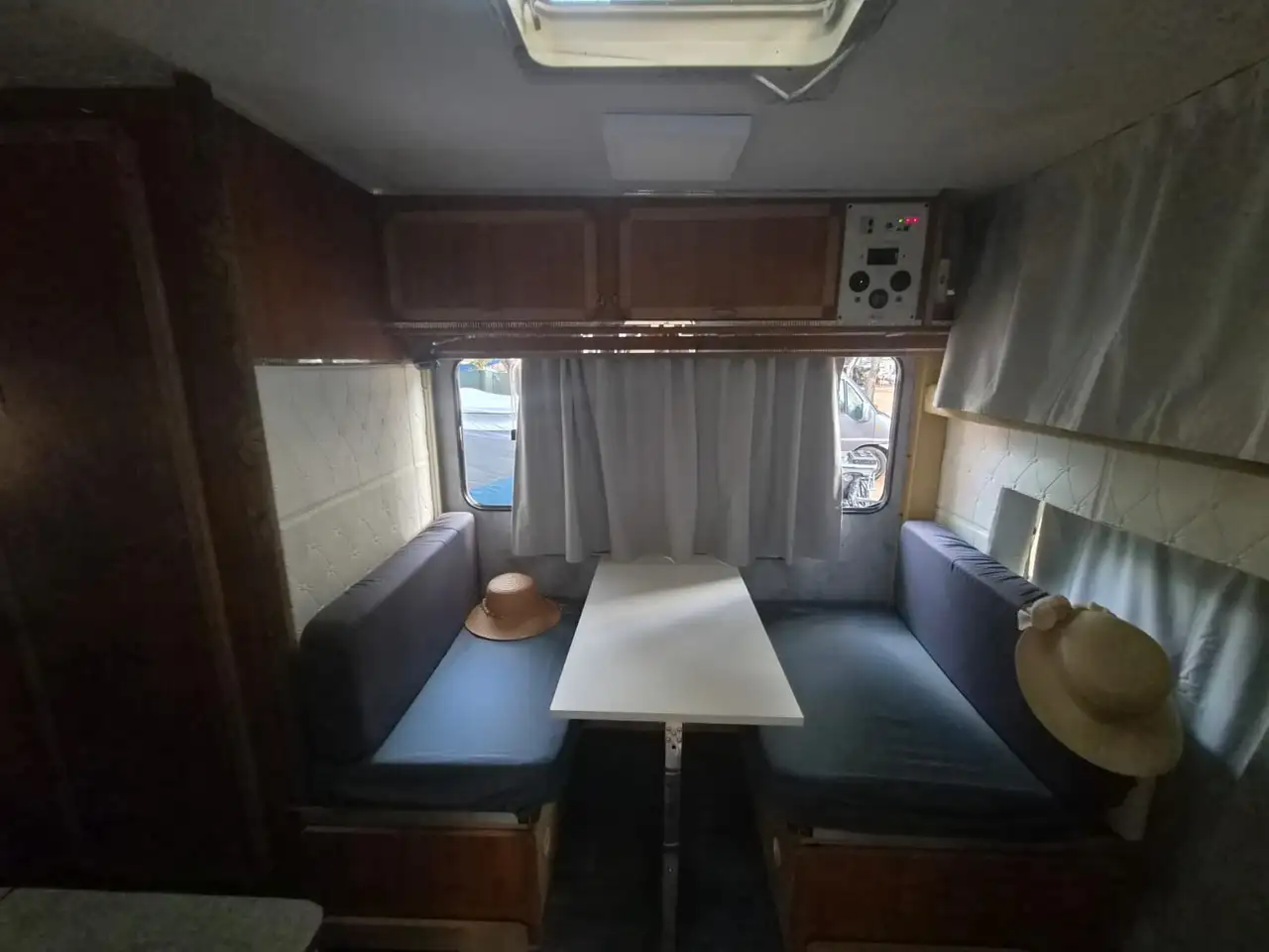 Ford Transit Laika, foto 2