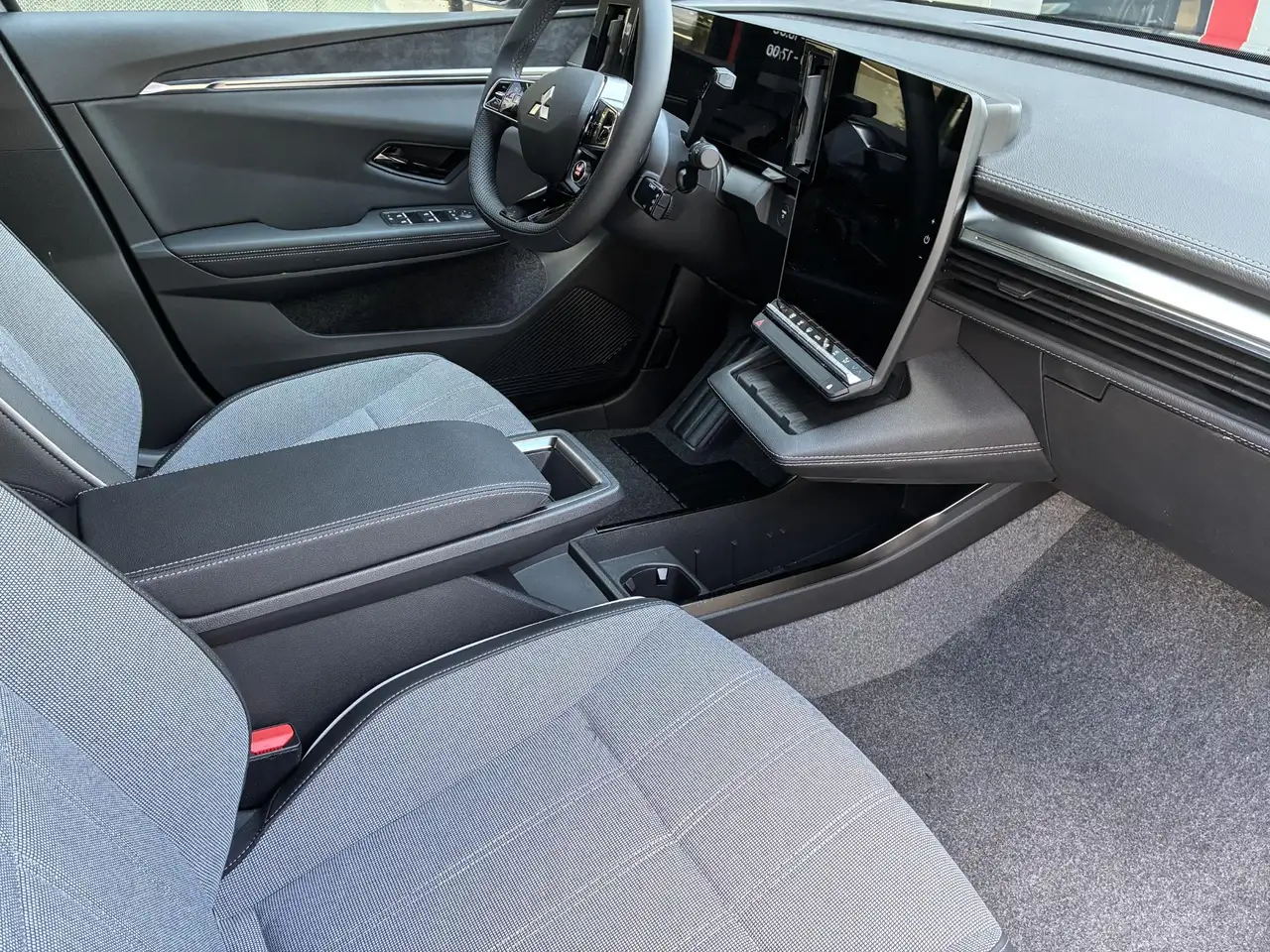Mitsubishi Eclipse Cross 2026 — фото 10