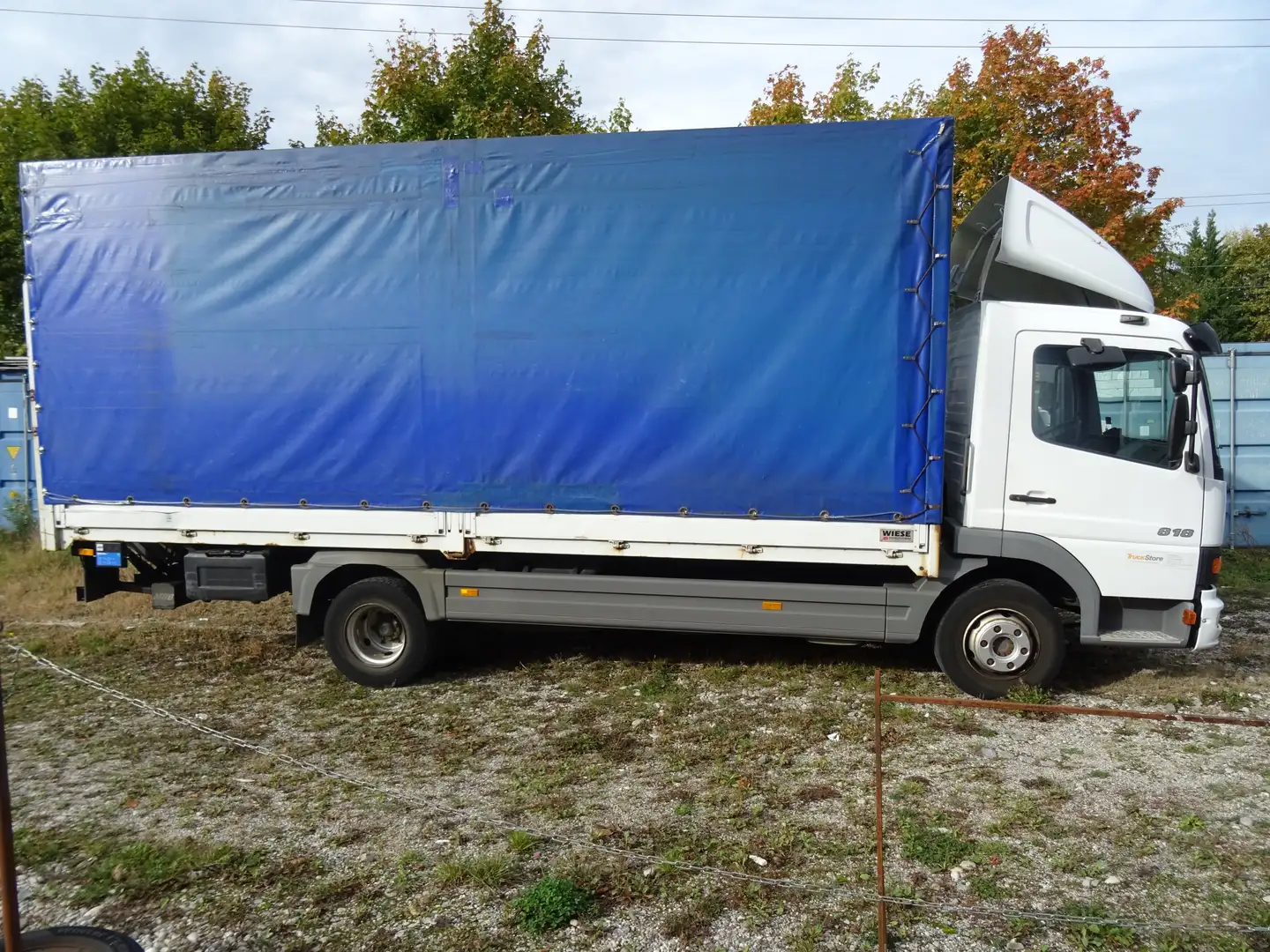 Mercedes-Benz Atego 818 (4x2) OM 904 LA-Plane-Pritsche-Automatik Blanco - 2