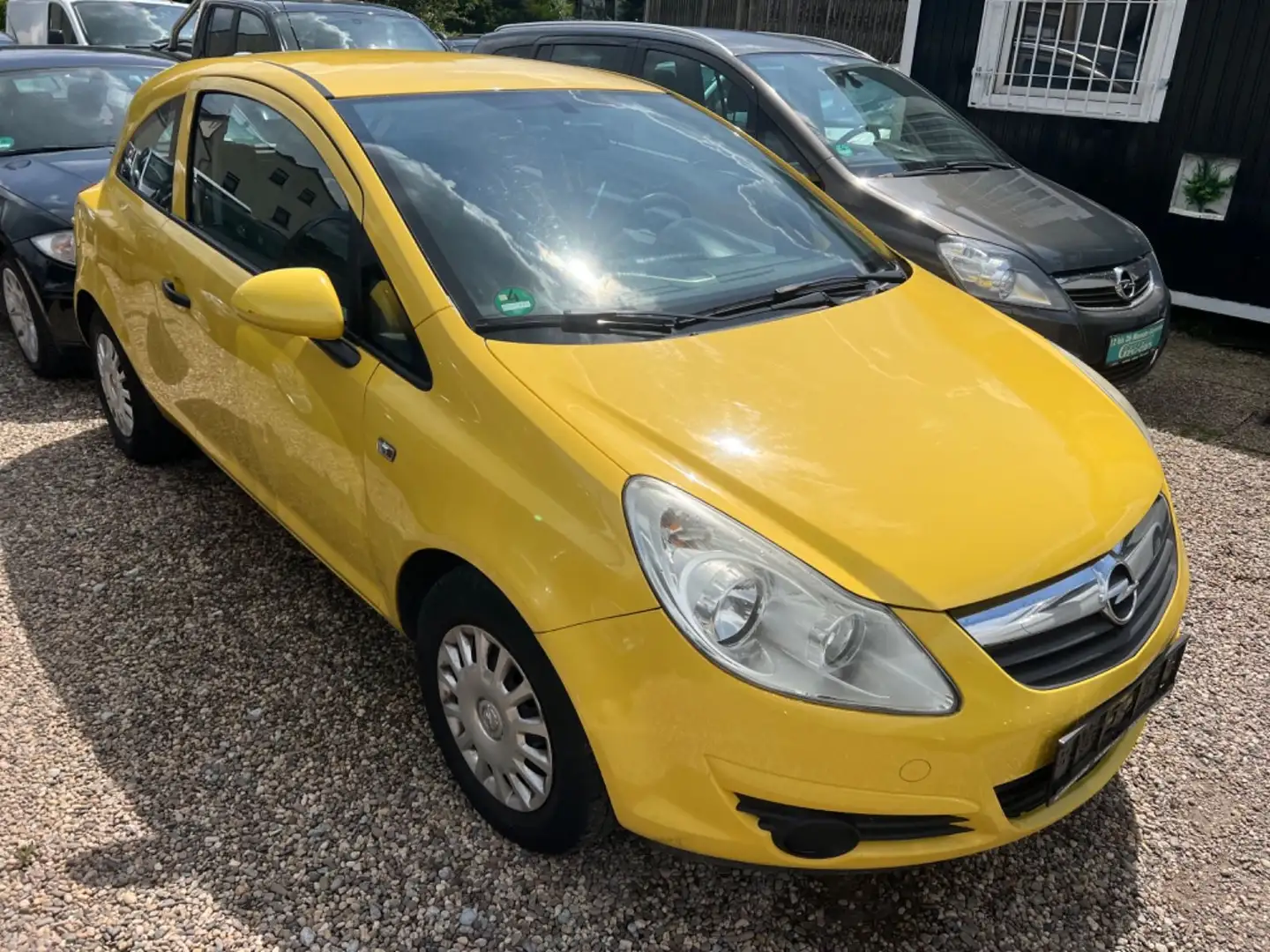Opel Corsa D Basis*TÜV NEU*KLIMA*2 HAND*SEHR SAUBER* Gelb - 1