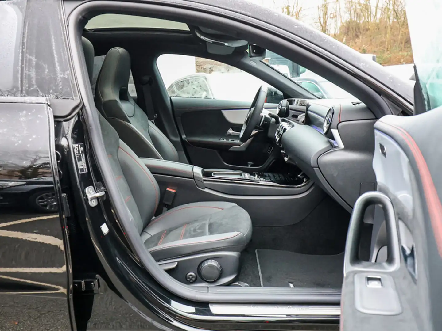 Mercedes-Benz CLA 200 Coupé AMG-Sport/MLB/Pano/Night/Cam/Totw Noir - 2