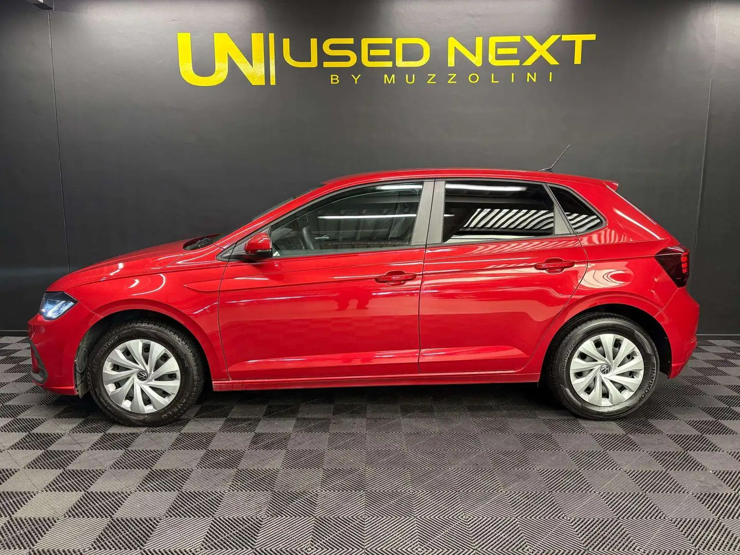 Volkswagen Polo VI 1.0 95CV Rouge - 2