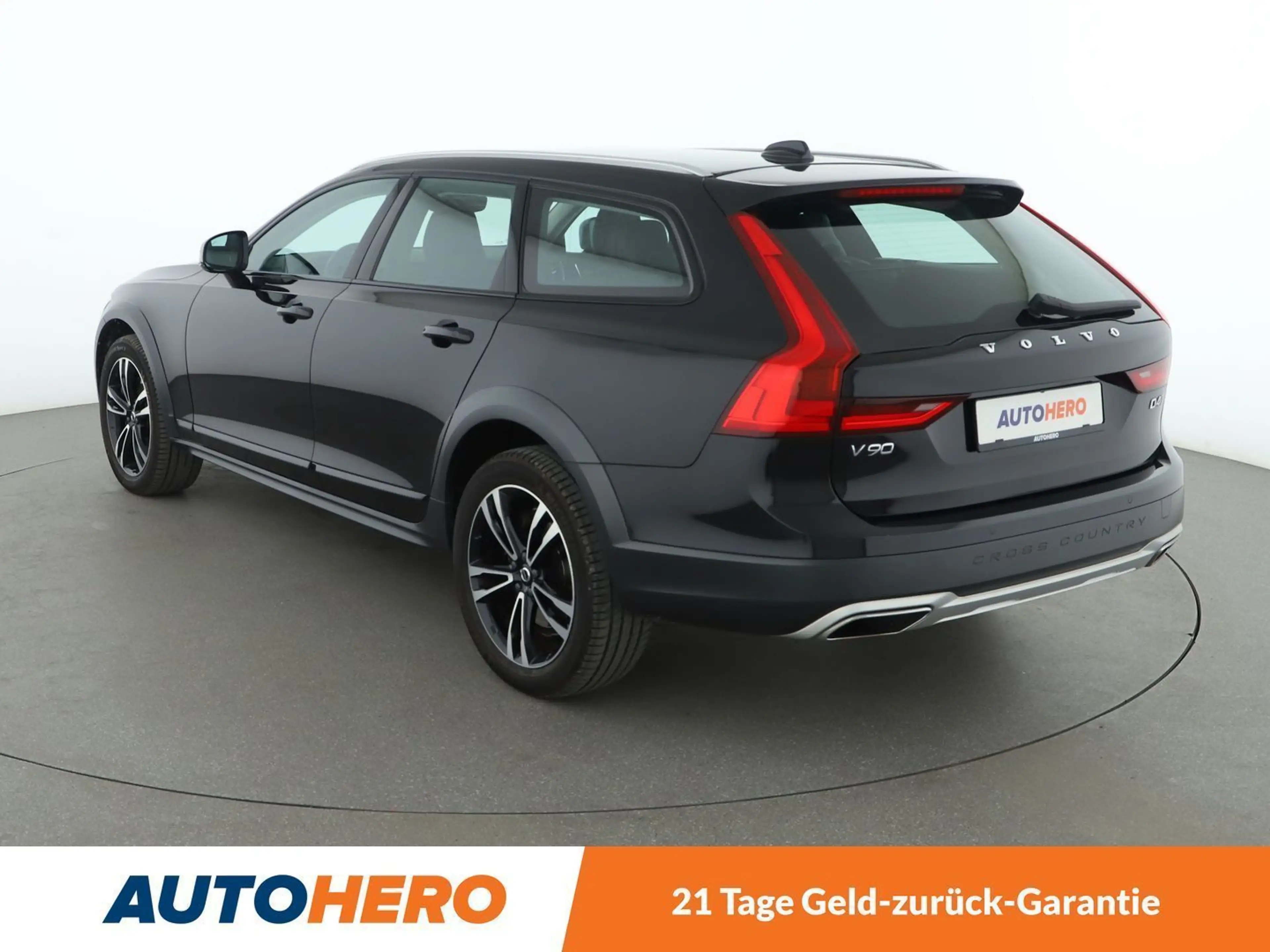 Volvo V90 Cross Country 2.0 D4 Pro AWD Aut.*NAVI*LED*ACC*PDC*SHZ* — photo 4