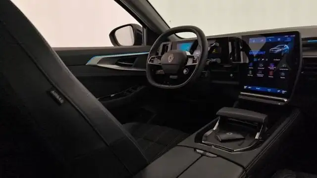 Renault Austral view 12