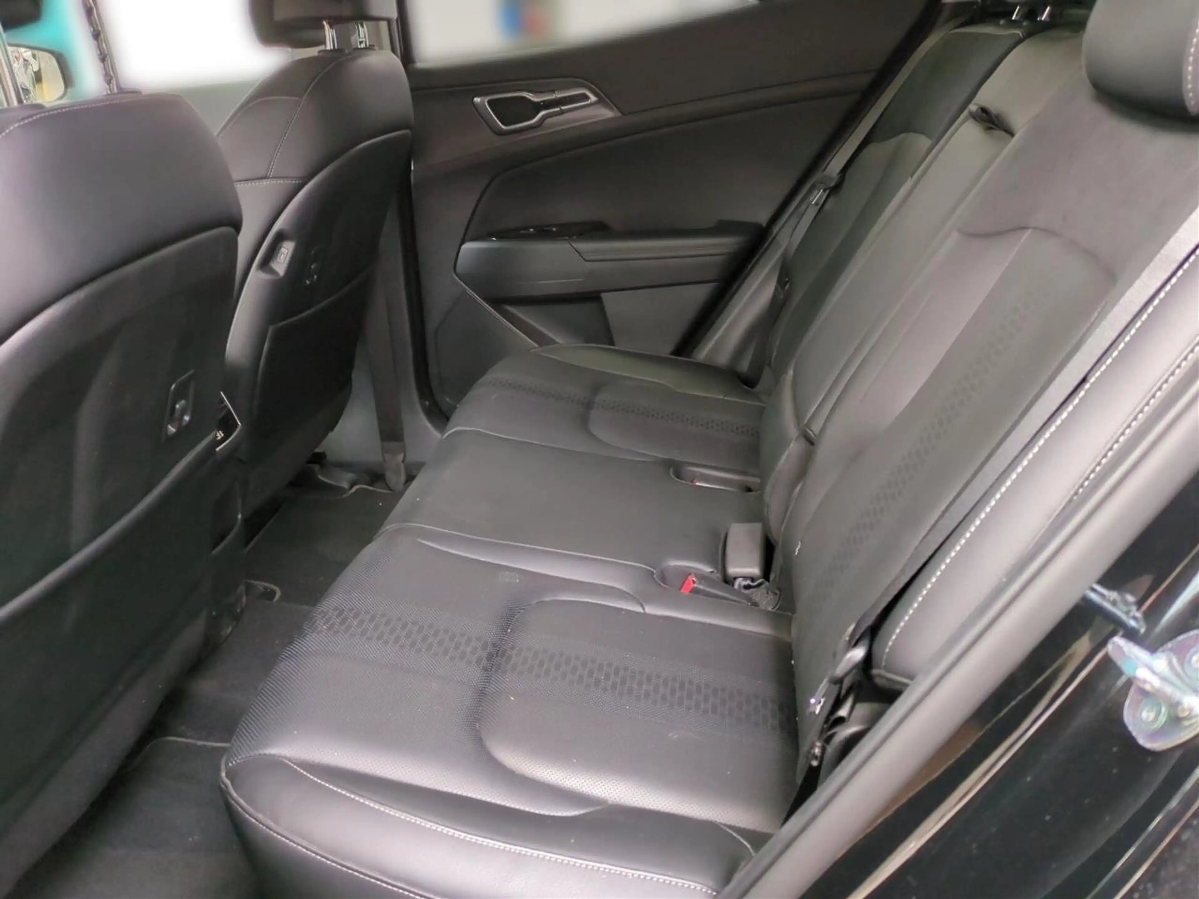 Kia Sportage 1.6 T-GDI Plug-in Hybrid Plug&Ride 4WD — photo 12