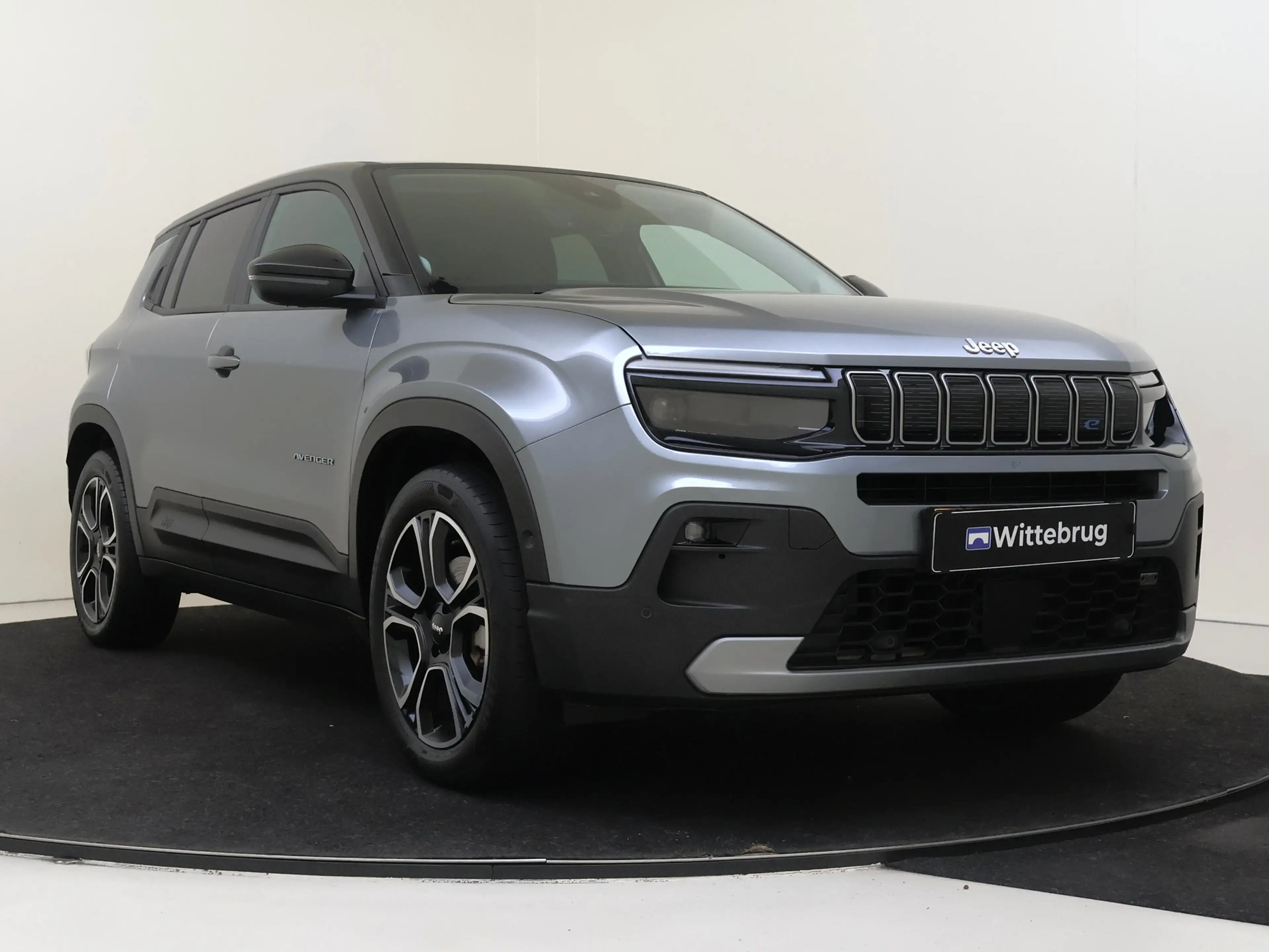 Jeep Avenger Summit 54 kWh LAGE KMSTAND! P4 — photo 3