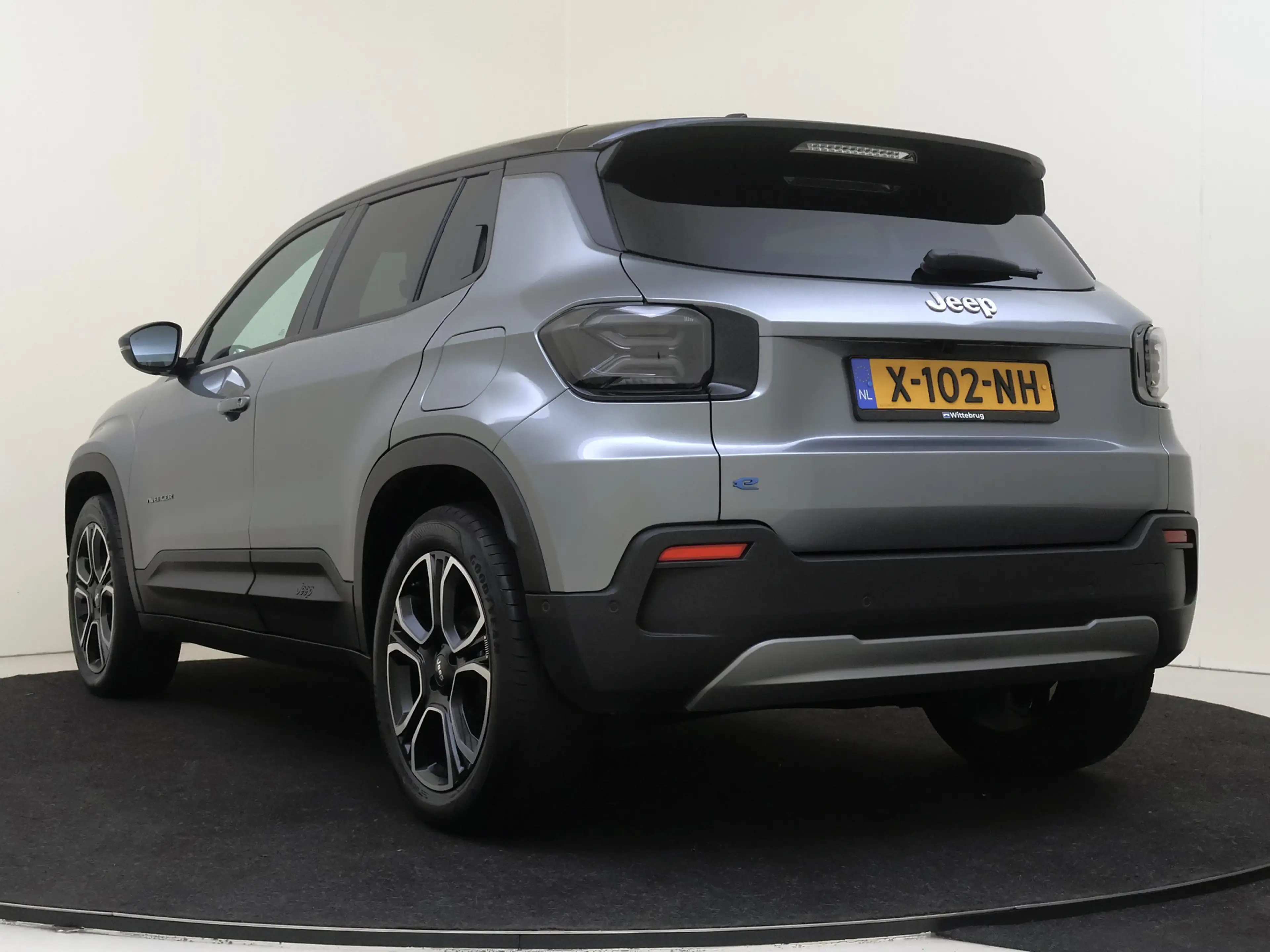 Jeep Avenger Summit 54 kWh LAGE KMSTAND! P4 — photo 4