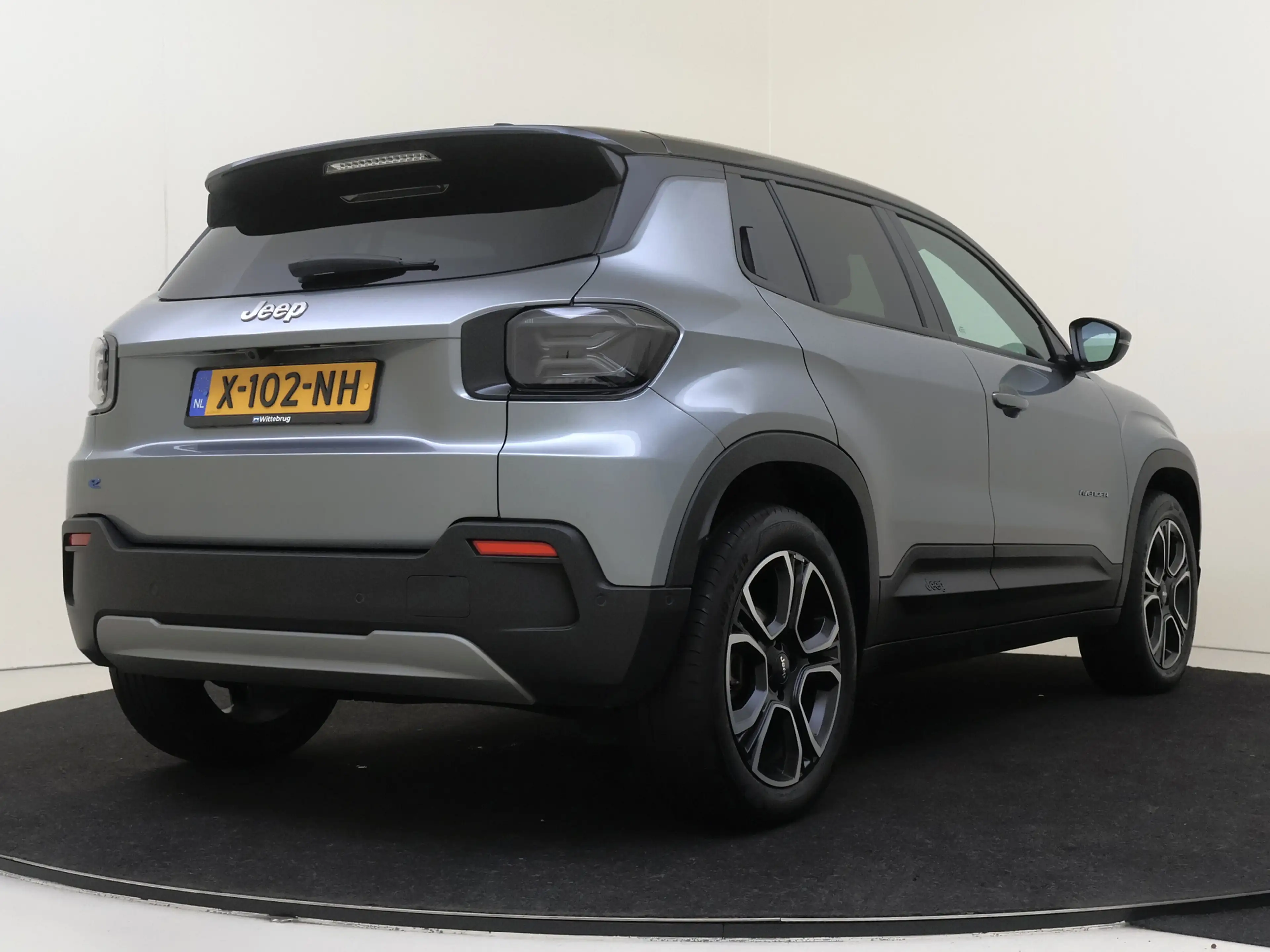 Jeep Avenger Summit 54 kWh LAGE KMSTAND! P4 — photo 11