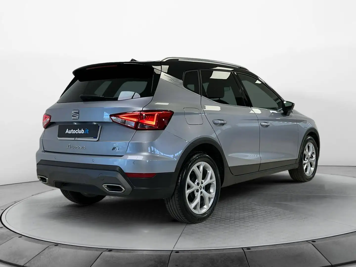 SEAT Arona 1.0 ecotsi FR 95cv Gris - 2