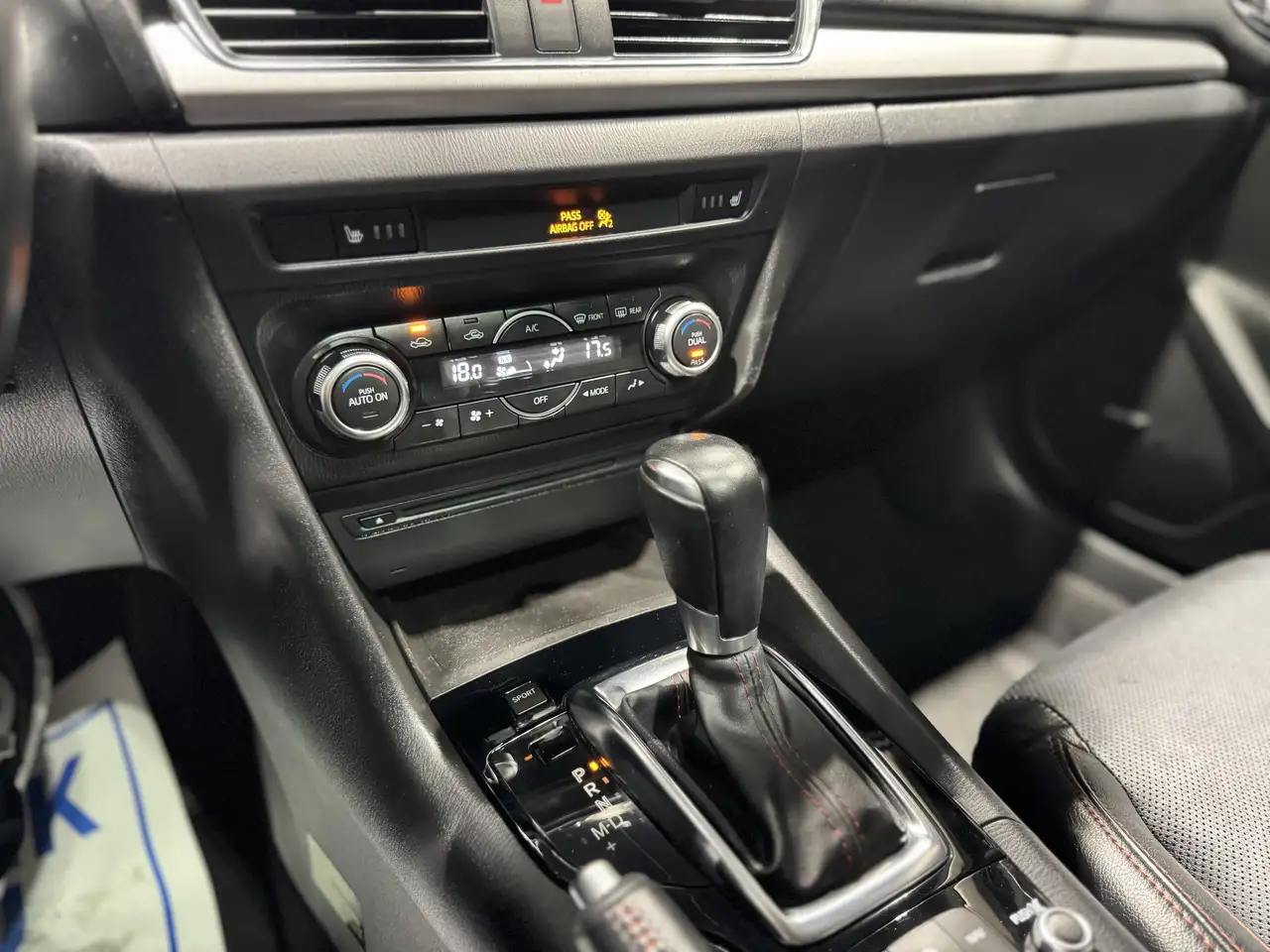 Mazda 3 photo Mazda 3