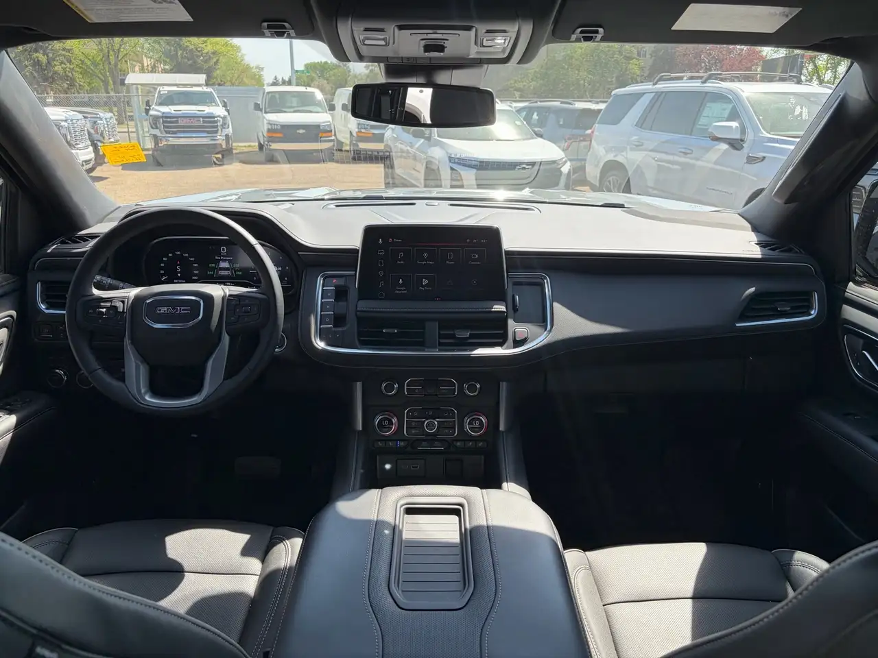 GMC Yukon снимка GMC Yukon