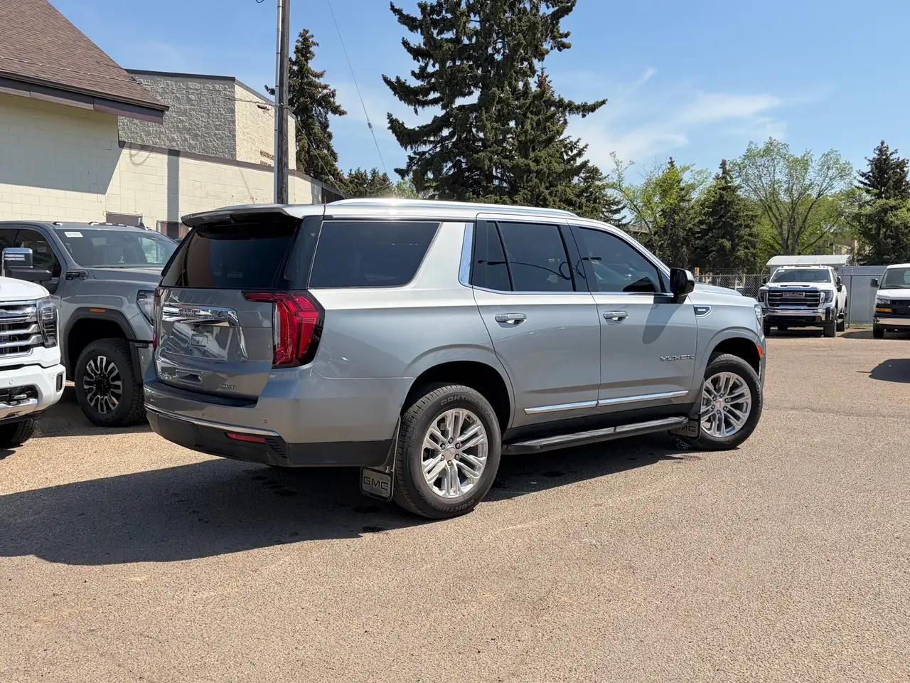GMC Yukon снимка GMC Yukon