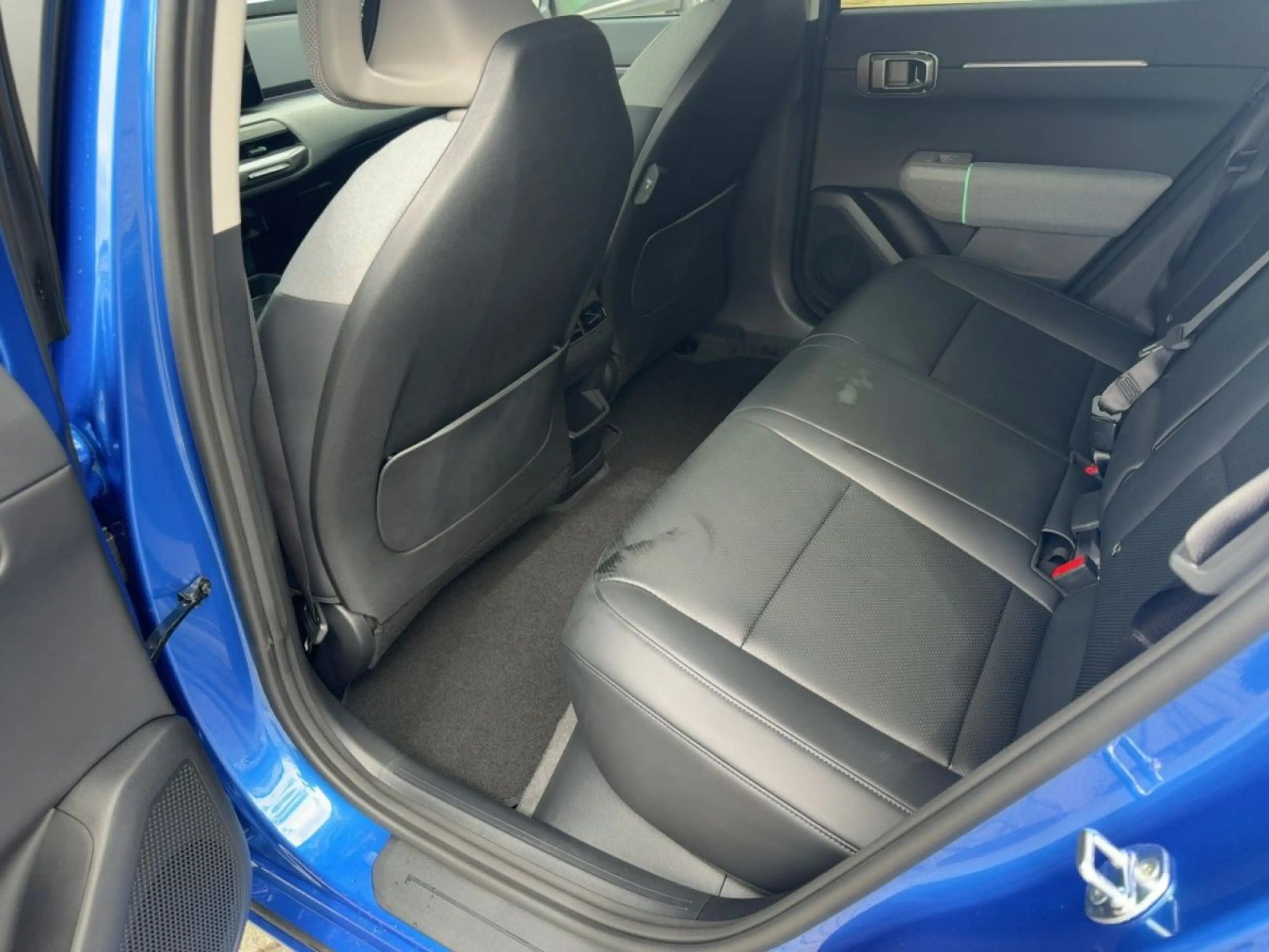 Kia EV4 81,4 kWh Earth FWD — photo 11